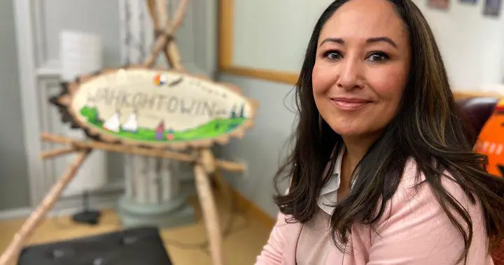 Alberta Indigenous grandma pursues lifelong dream to become a lawyer  | Globalnews.ca